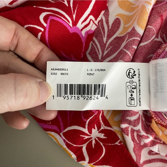 NEW Roxy Barefoot Bade Smocked Romper Large Red Pink Orange Hibiscus Floral - Picture 12 of 13